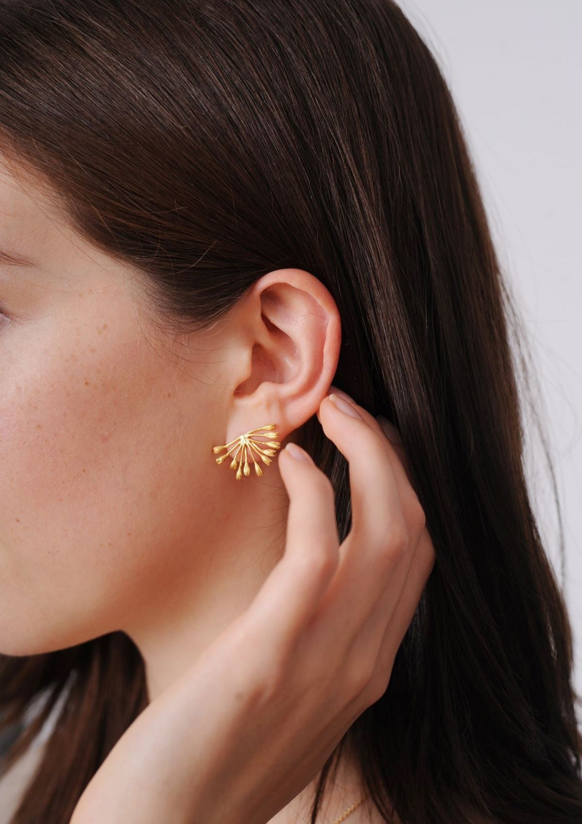 Alex Monroe Fanned Seed Pod Stud Earrings Earrings Alex Monroe
