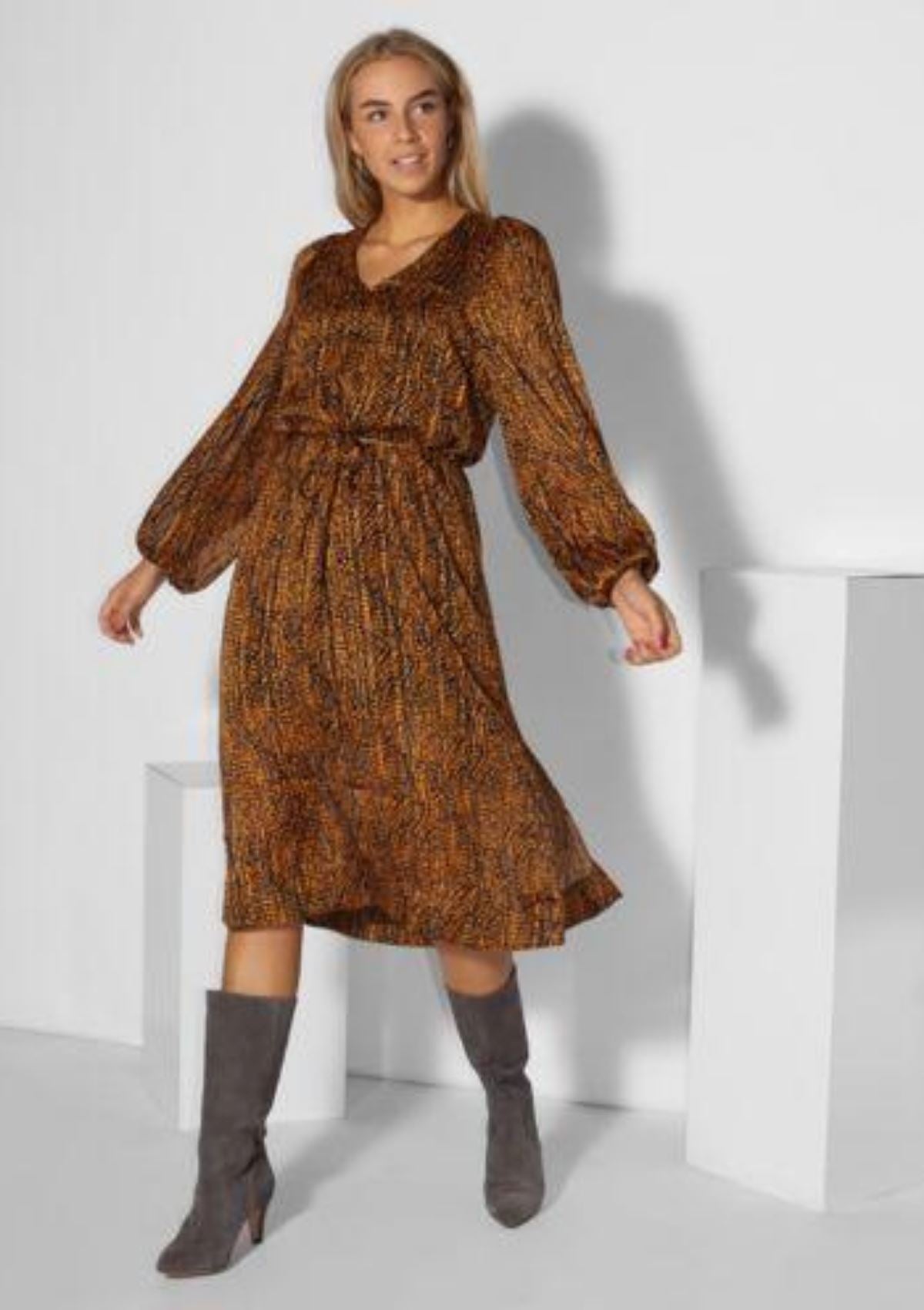 second female midi dress Aubane Midi Dress
