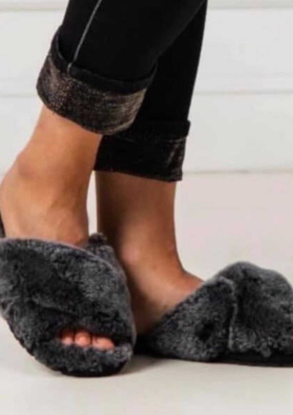Mayberry Fluffy Slider Slipper | Frost Black | EMU Australia Slippers EMU Australia