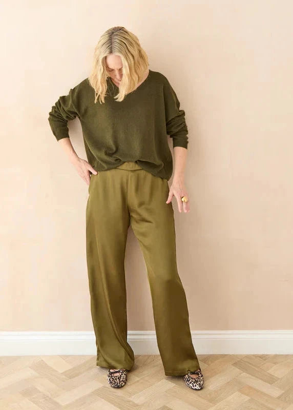 Evie Satin Trouser | Chalk Trousers Chalk