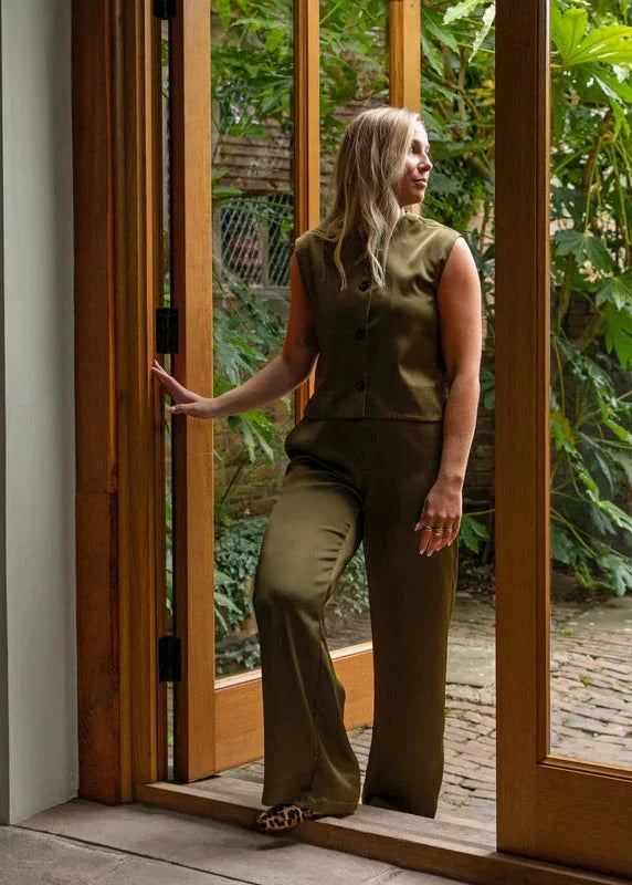 Evie Satin Trouser | Chalk Trousers Chalk