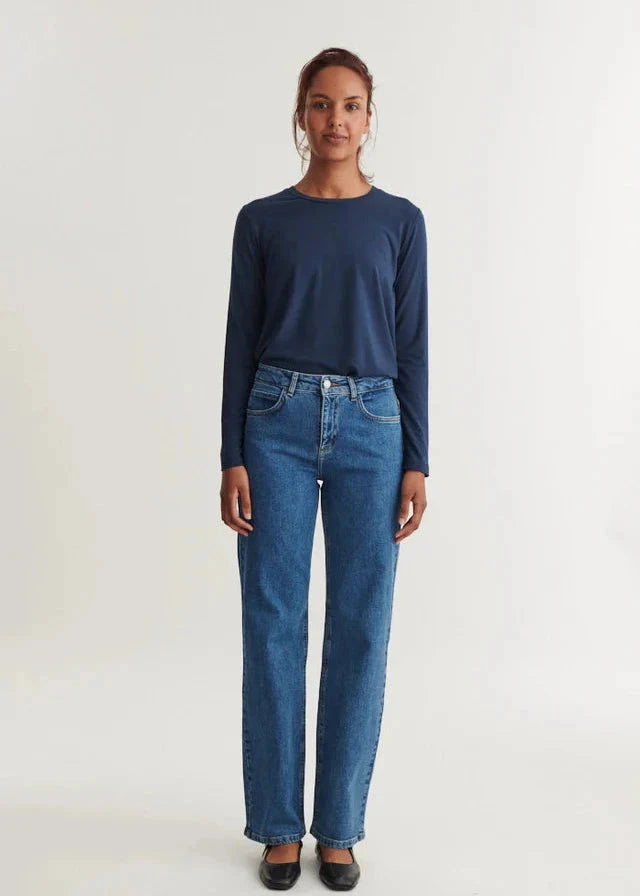 Jolanda LS Tee | Basic Apparel Long Sleeve T-Shirt Basic Apparel